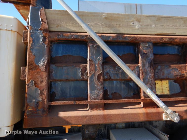 image for item DN5371 2010 Kenworth T800  dump truck