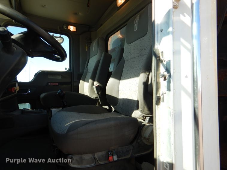 image for item DN5371 2010 Kenworth T800  dump truck