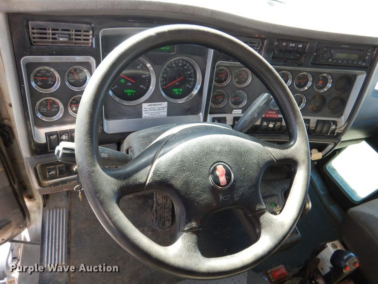 image for item DN5371 2010 Kenworth T800  dump truck