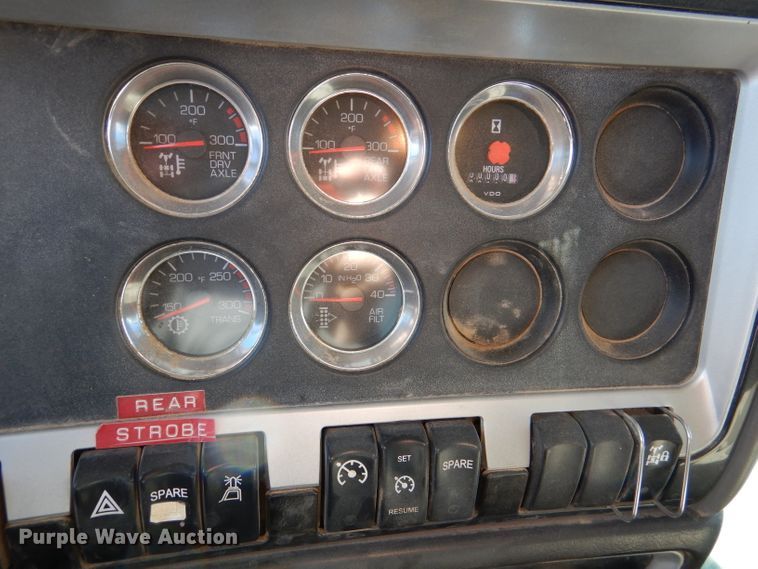 image for item DN5371 2010 Kenworth T800  dump truck