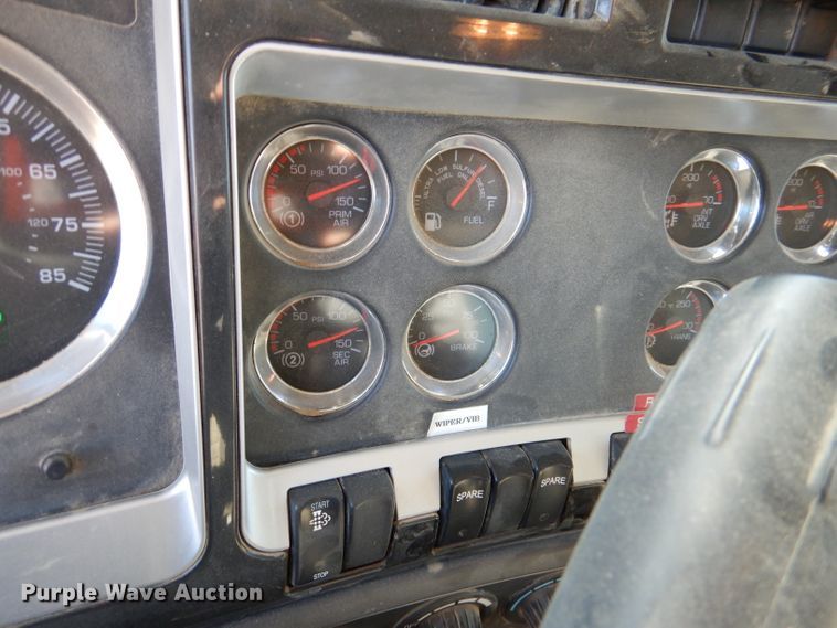 image for item DN5371 2010 Kenworth T800  dump truck