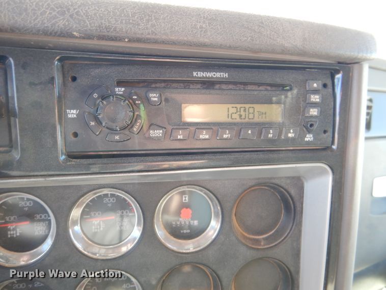 image for item DN5371 2010 Kenworth T800  dump truck