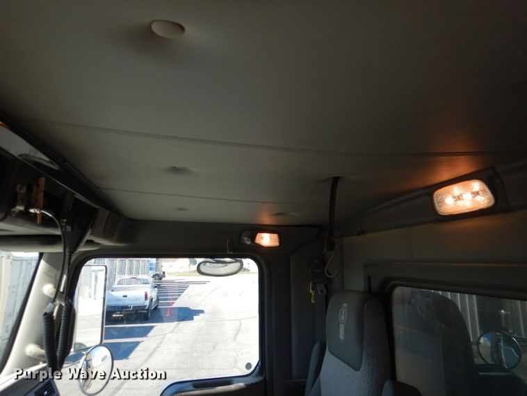 image for item DN5371 2010 Kenworth T800  dump truck