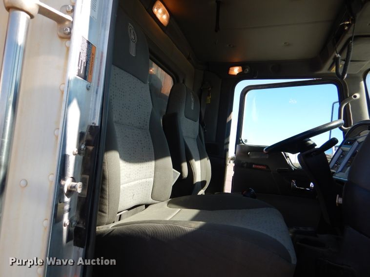 image for item DN5371 2010 Kenworth T800  dump truck