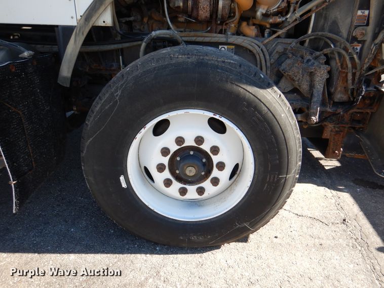 image for item DN5371 2010 Kenworth T800  dump truck