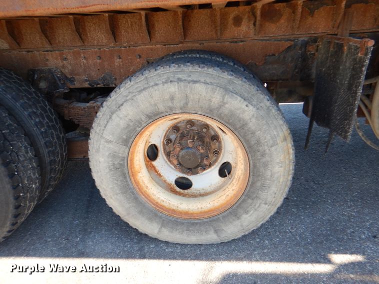 image for item DN5371 2010 Kenworth T800  dump truck