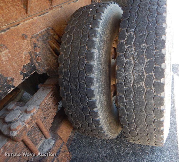 image for item DN5371 2010 Kenworth T800  dump truck