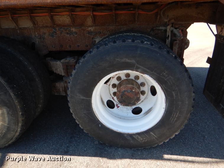 image for item DN5371 2010 Kenworth T800  dump truck