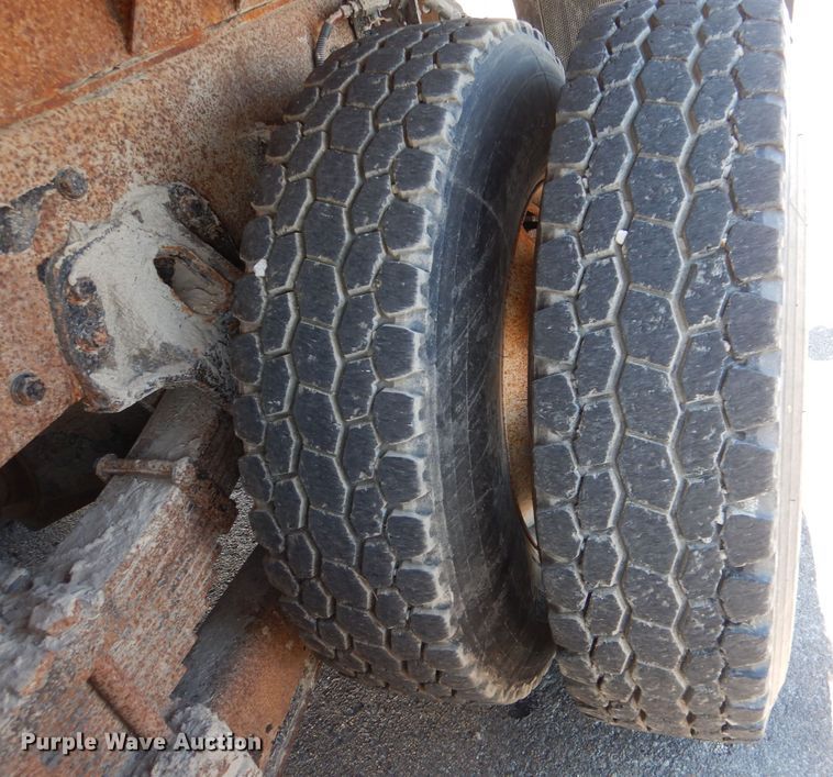 image for item DN5371 2010 Kenworth T800  dump truck