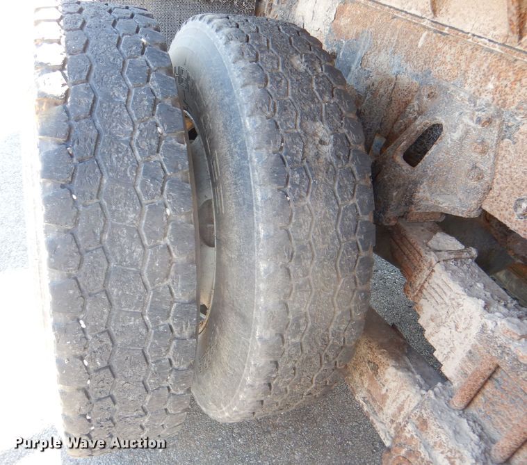 image for item DN5371 2010 Kenworth T800  dump truck