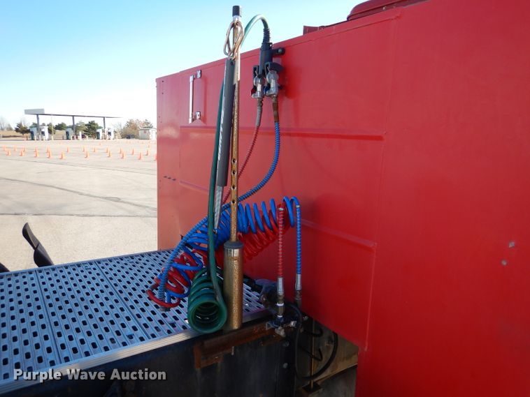 image for item DN5374 1994 International 9400  semi truck