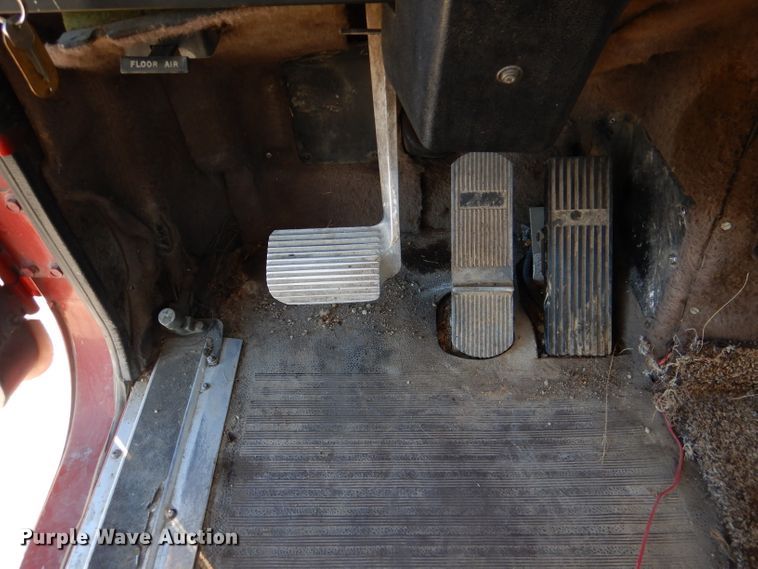 image for item DN5374 1994 International 9400  semi truck