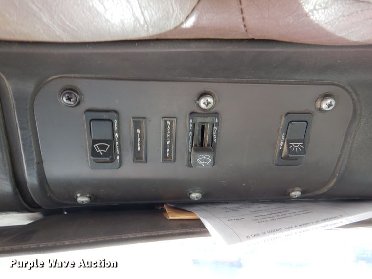 image for item DN5374 1994 International 9400  semi truck