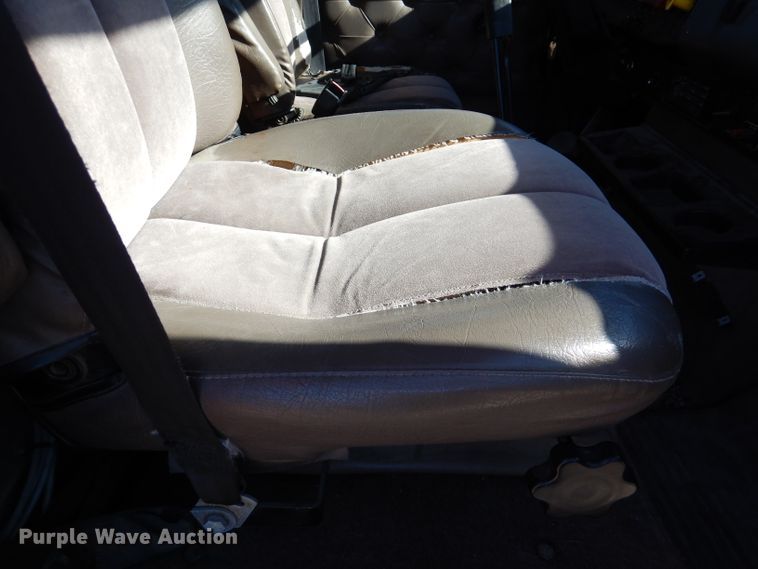 image for item DN5374 1994 International 9400  semi truck