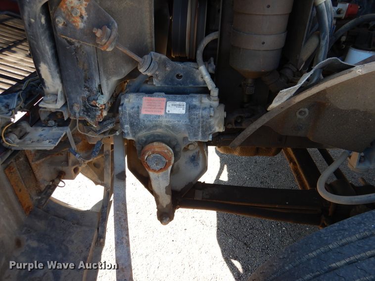 image for item DN5374 1994 International 9400  semi truck