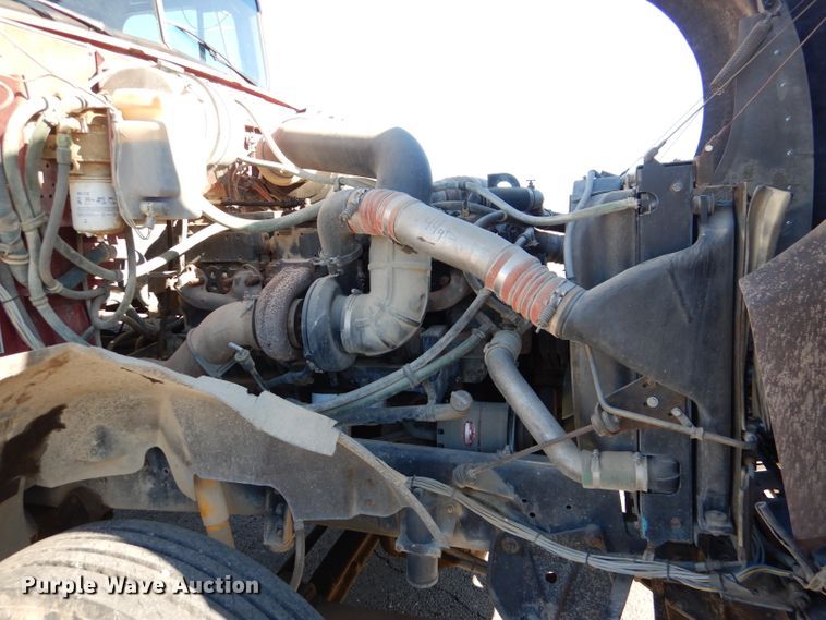 image for item DN5374 1994 International 9400  semi truck