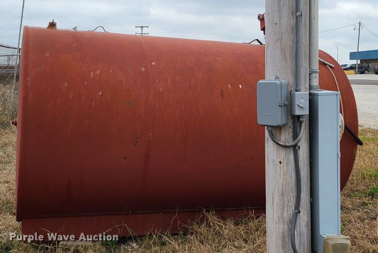 image for item DN5724 (2) fuel tanks