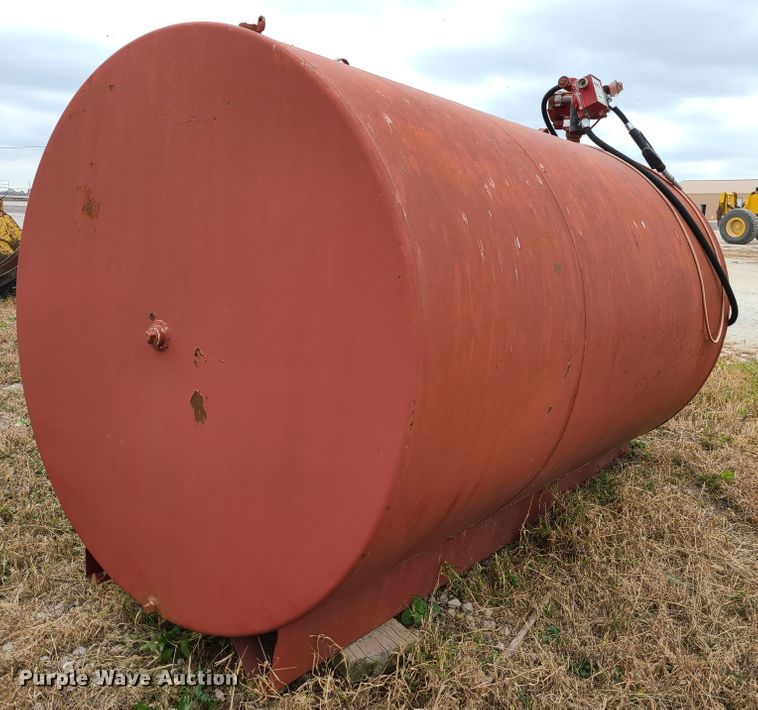 image for item DN5724 (2) fuel tanks