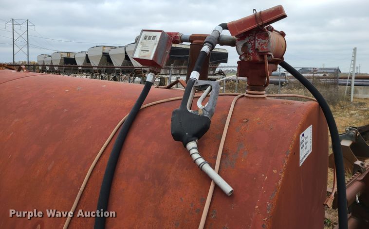 image for item DN5724 (2) fuel tanks