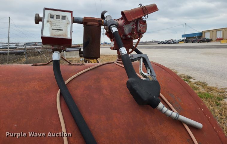 image for item DN5724 (2) fuel tanks