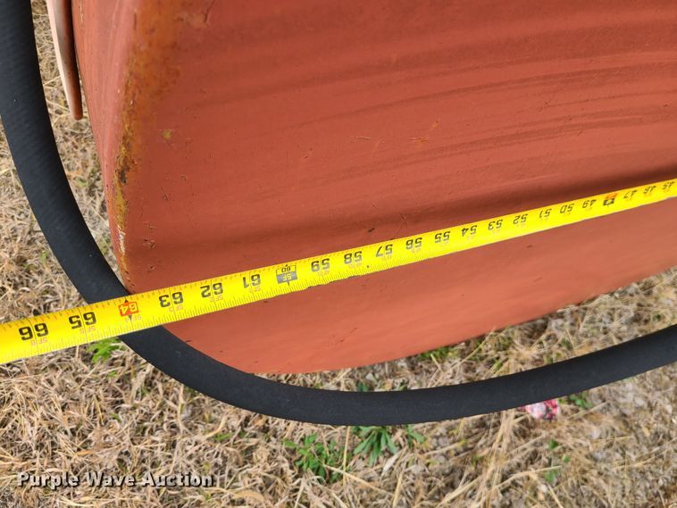 image for item DN5724 (2) fuel tanks