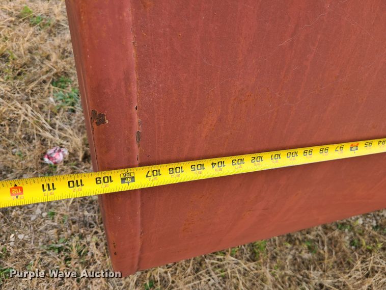 image for item DN5724 (2) fuel tanks