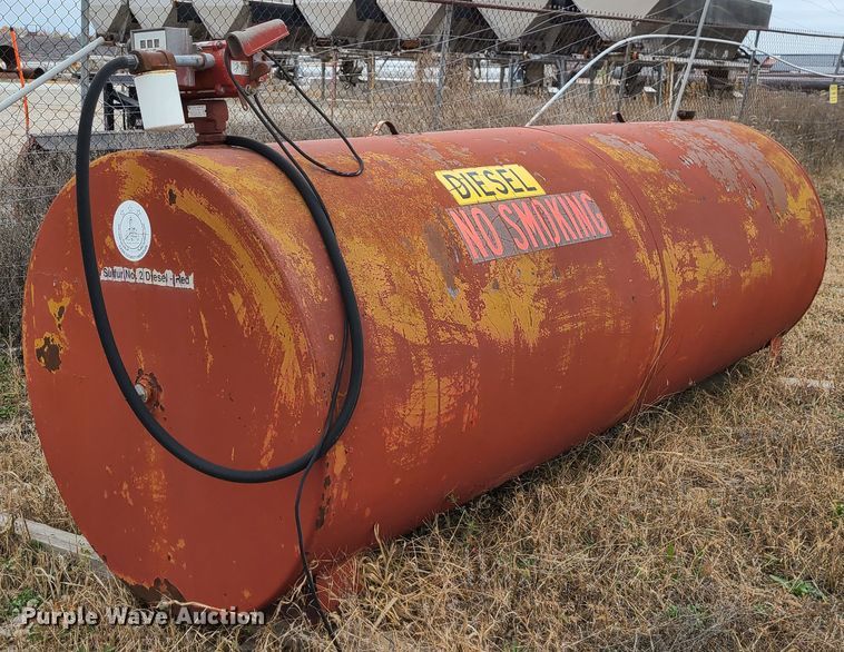 image for item DN5724 (2) fuel tanks