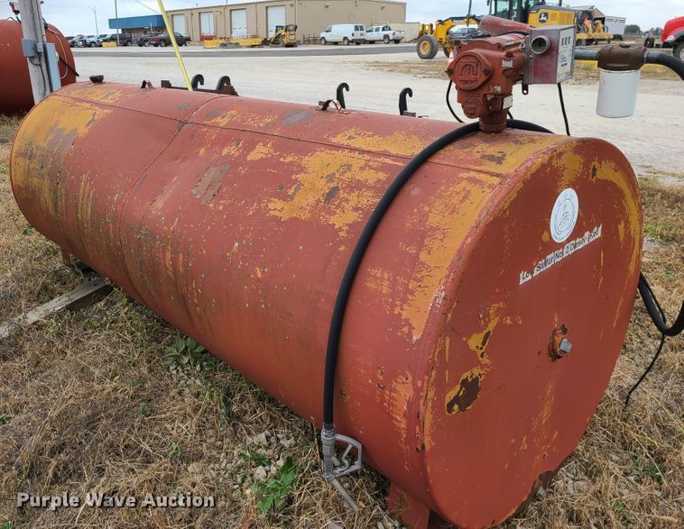 image for item DN5724 (2) fuel tanks