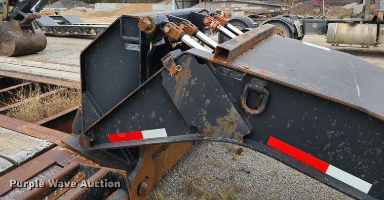 image for item DN5725 2000 Talbert TDW-35SA-HRG-1-T1  lowboy equipment trailer