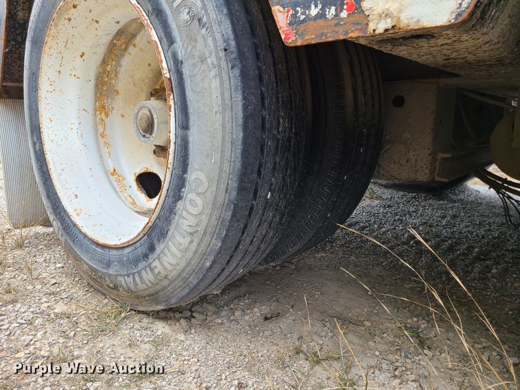 image for item DN5725 2000 Talbert TDW-35SA-HRG-1-T1  lowboy equipment trailer