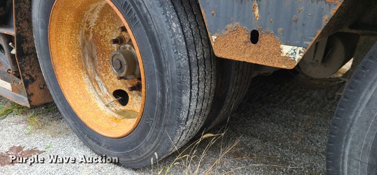 image for item DN5725 2000 Talbert TDW-35SA-HRG-1-T1  lowboy equipment trailer