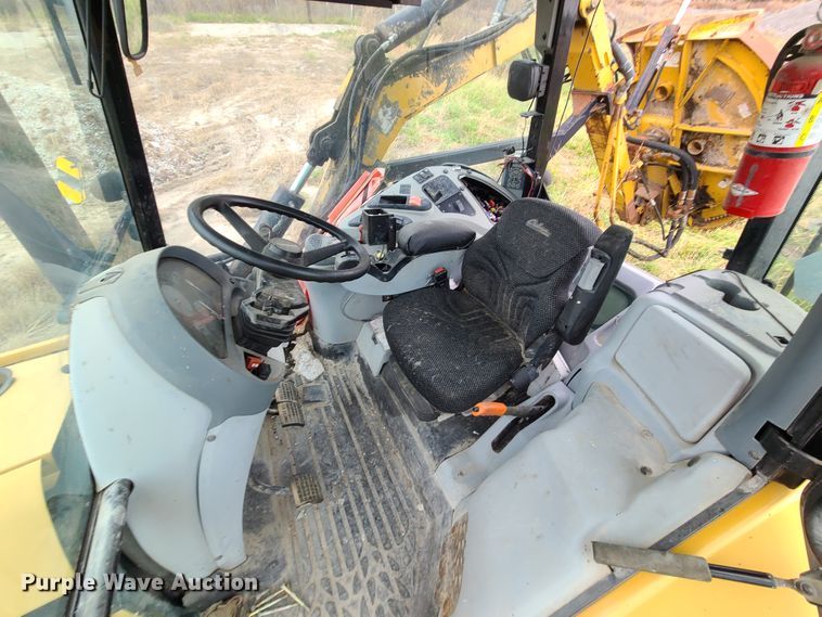 image for item DN5726 2004 Challenger MT525B  MFWD tractor