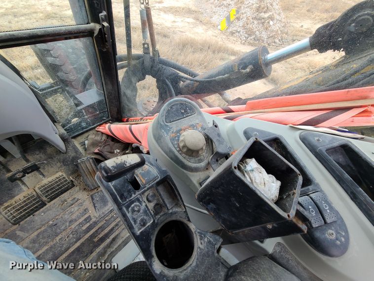 image for item DN5726 2004 Challenger MT525B  MFWD tractor