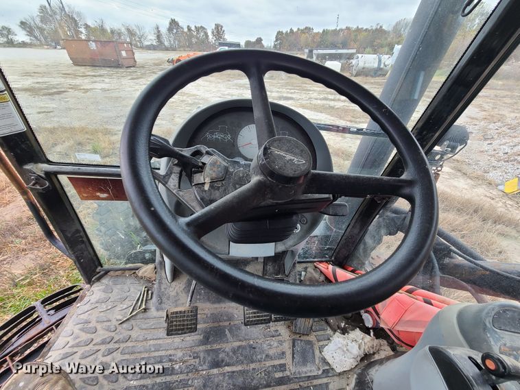 image for item DN5726 2004 Challenger MT525B  MFWD tractor