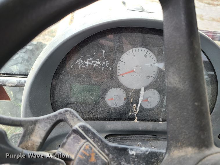 image for item DN5726 2004 Challenger MT525B  MFWD tractor