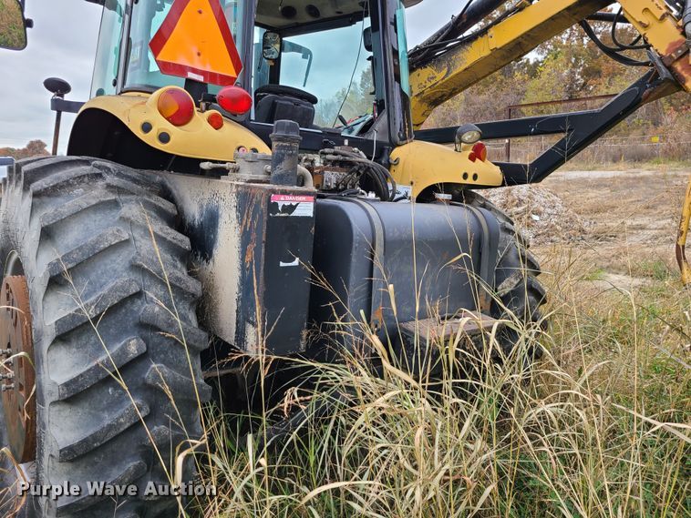 image for item DN5726 2004 Challenger MT525B  MFWD tractor