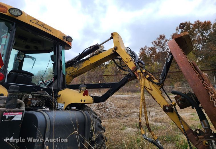 image for item DN5726 2004 Challenger MT525B  MFWD tractor
