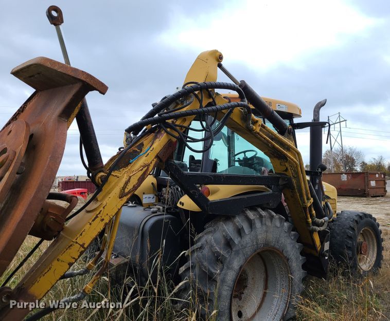 image for item DN5726 2004 Challenger MT525B  MFWD tractor
