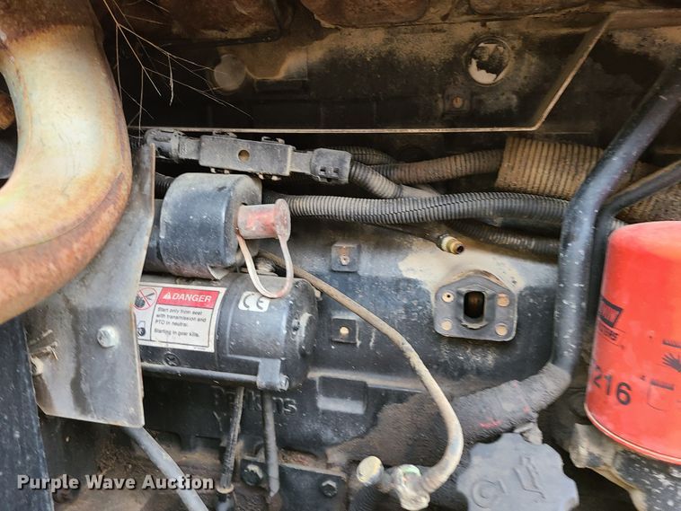 image for item DN5726 2004 Challenger MT525B  MFWD tractor