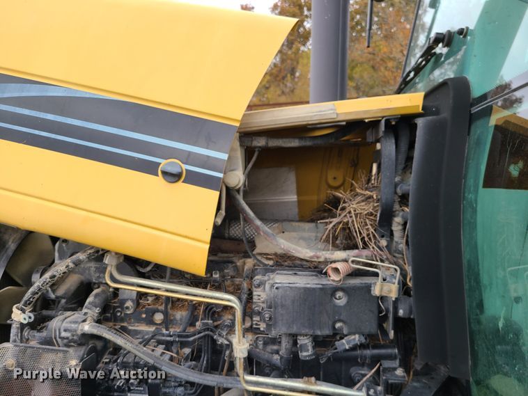 image for item DN5726 2004 Challenger MT525B  MFWD tractor