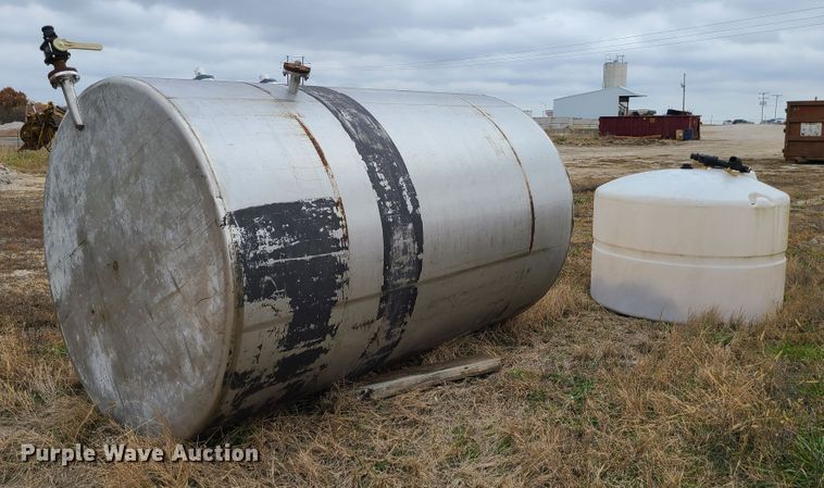 image for item DN5728 (3) tanks