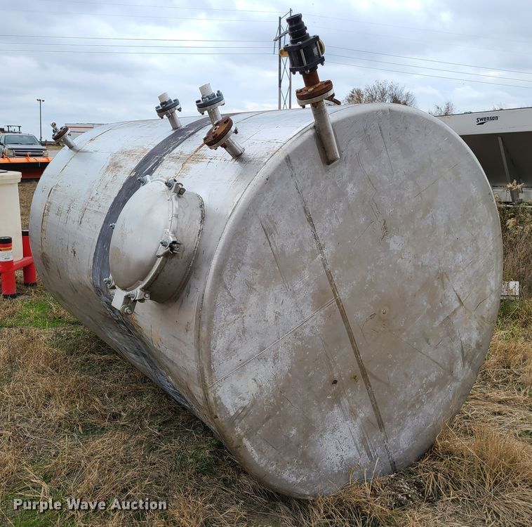 image for item DN5728 (3) tanks