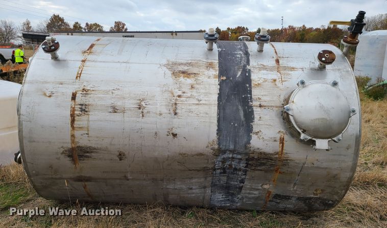 image for item DN5728 (3) tanks