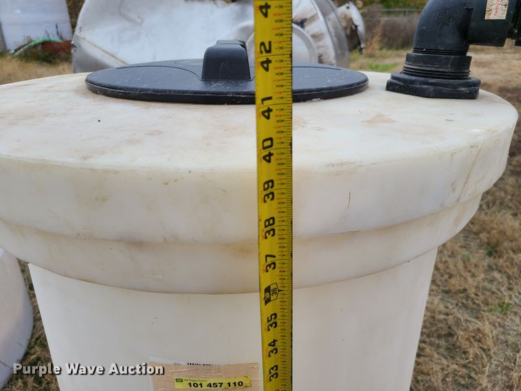 image for item DN5728 (3) tanks