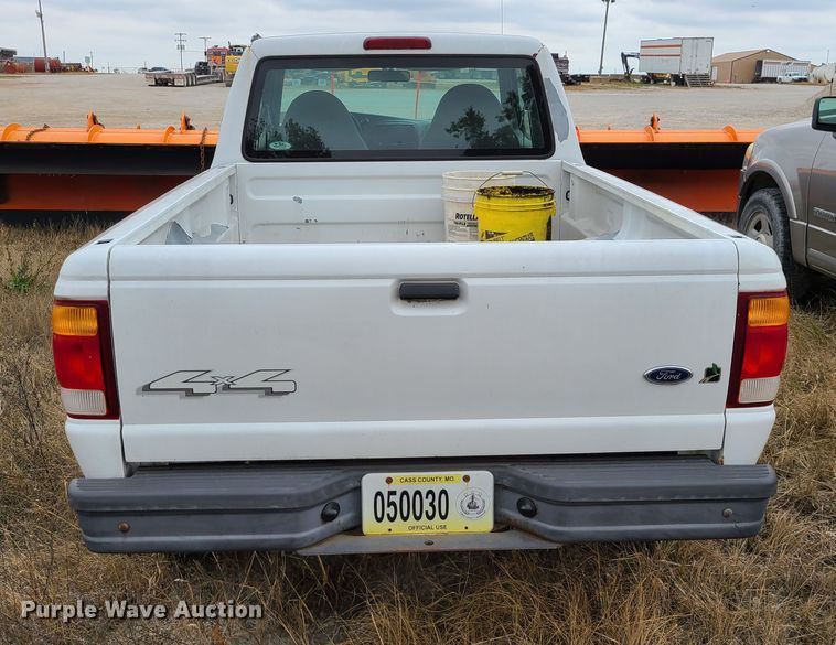 image for item DN5736 1999 Ford Ranger  SuperCab pickup truck