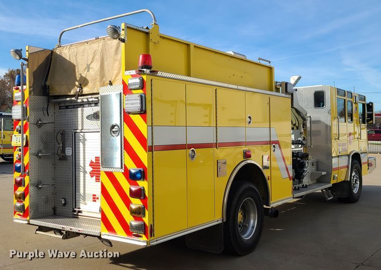 image for item DN5741 2007 Pierce Quantum  pumper fire truck