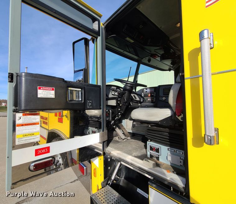 image for item DN5741 2007 Pierce Quantum  pumper fire truck