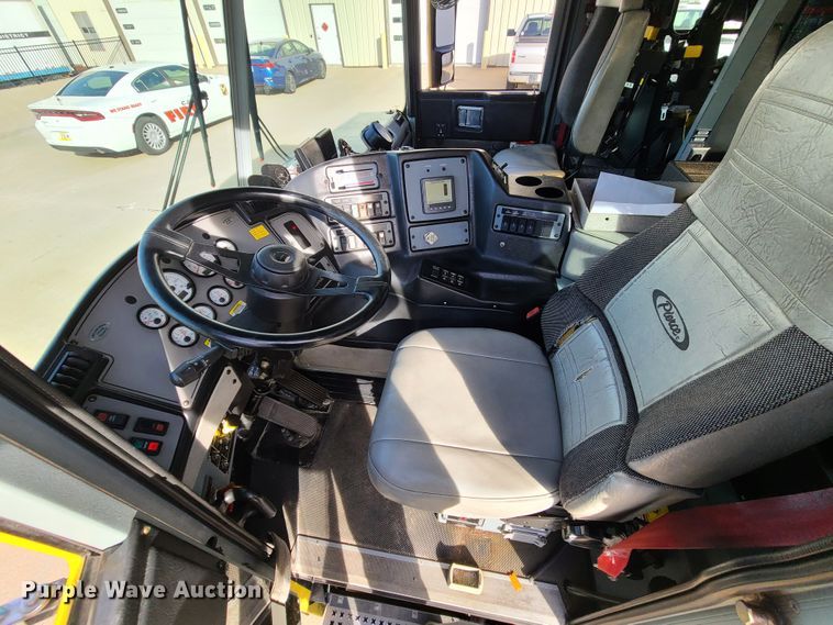 image for item DN5741 2007 Pierce Quantum  pumper fire truck