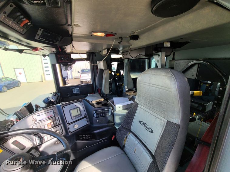 image for item DN5741 2007 Pierce Quantum  pumper fire truck