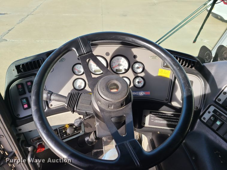 image for item DN5741 2007 Pierce Quantum  pumper fire truck